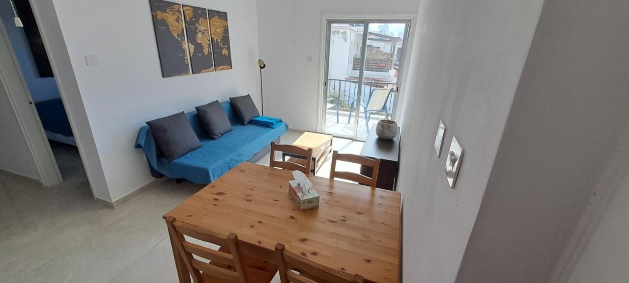 Luxury Apartment In Light House Beach Пафос Экстерьер фото